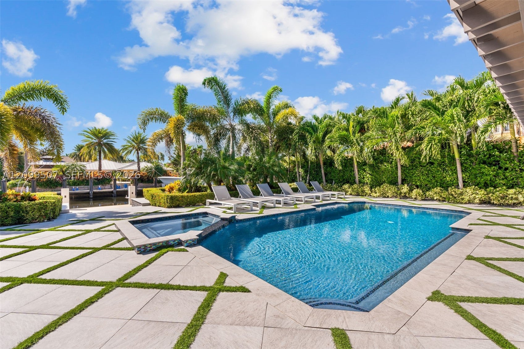 View photos, virtual tours, details... 2336 NE 27th St