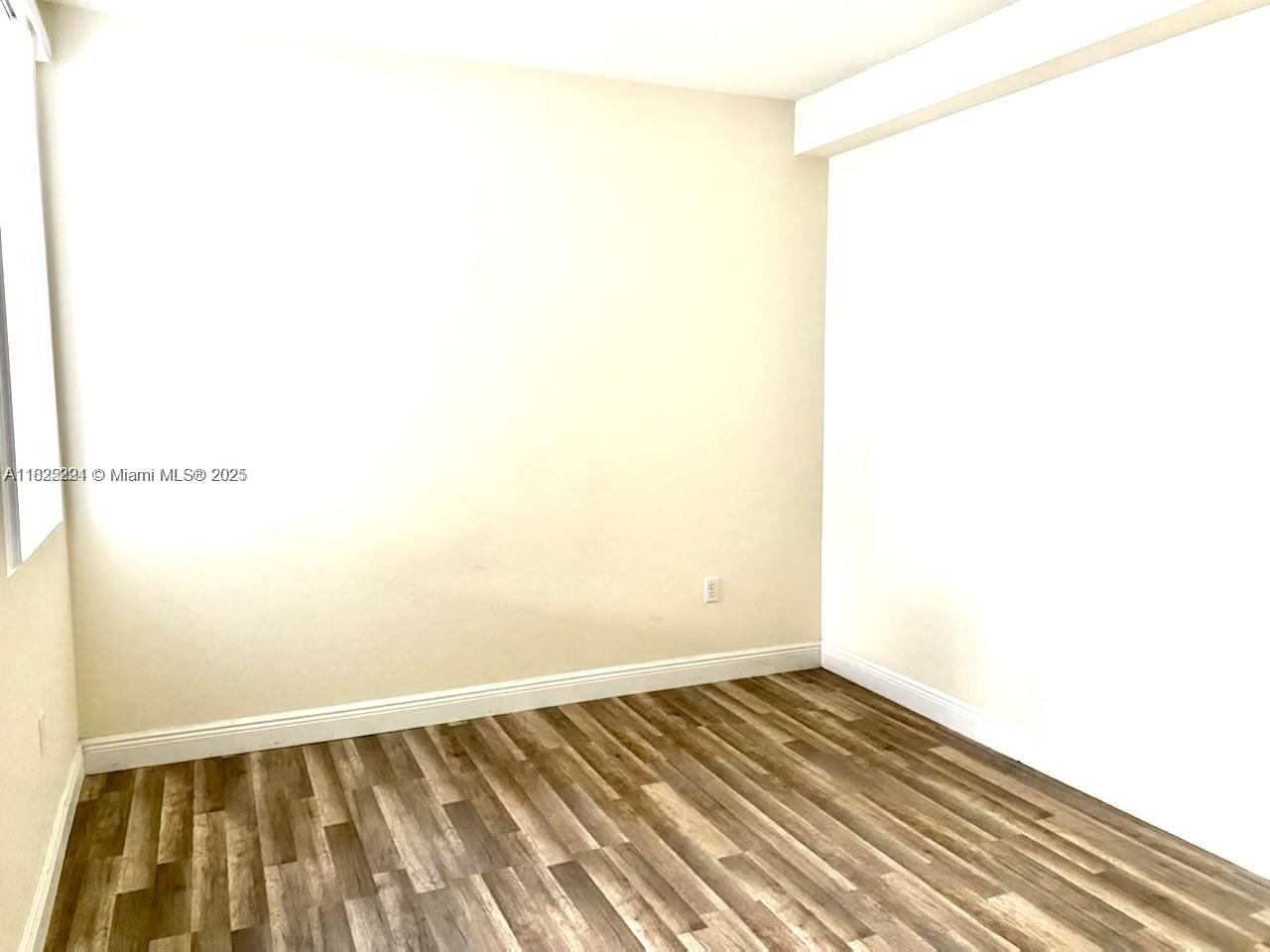 3339 Virginia St 205, Miami, FL, 33133/$499,000 4 3339 Virginia St 205