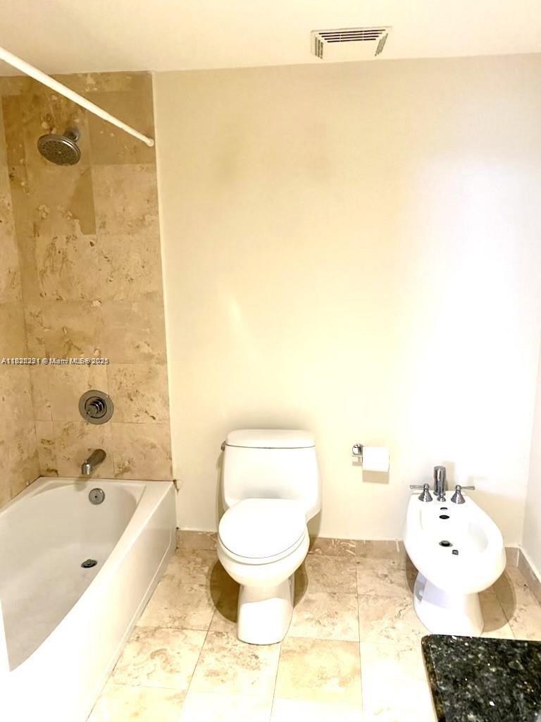 3339 Virginia St 205, Miami, FL, 33133/$499,000 2 3339 Virginia St 205