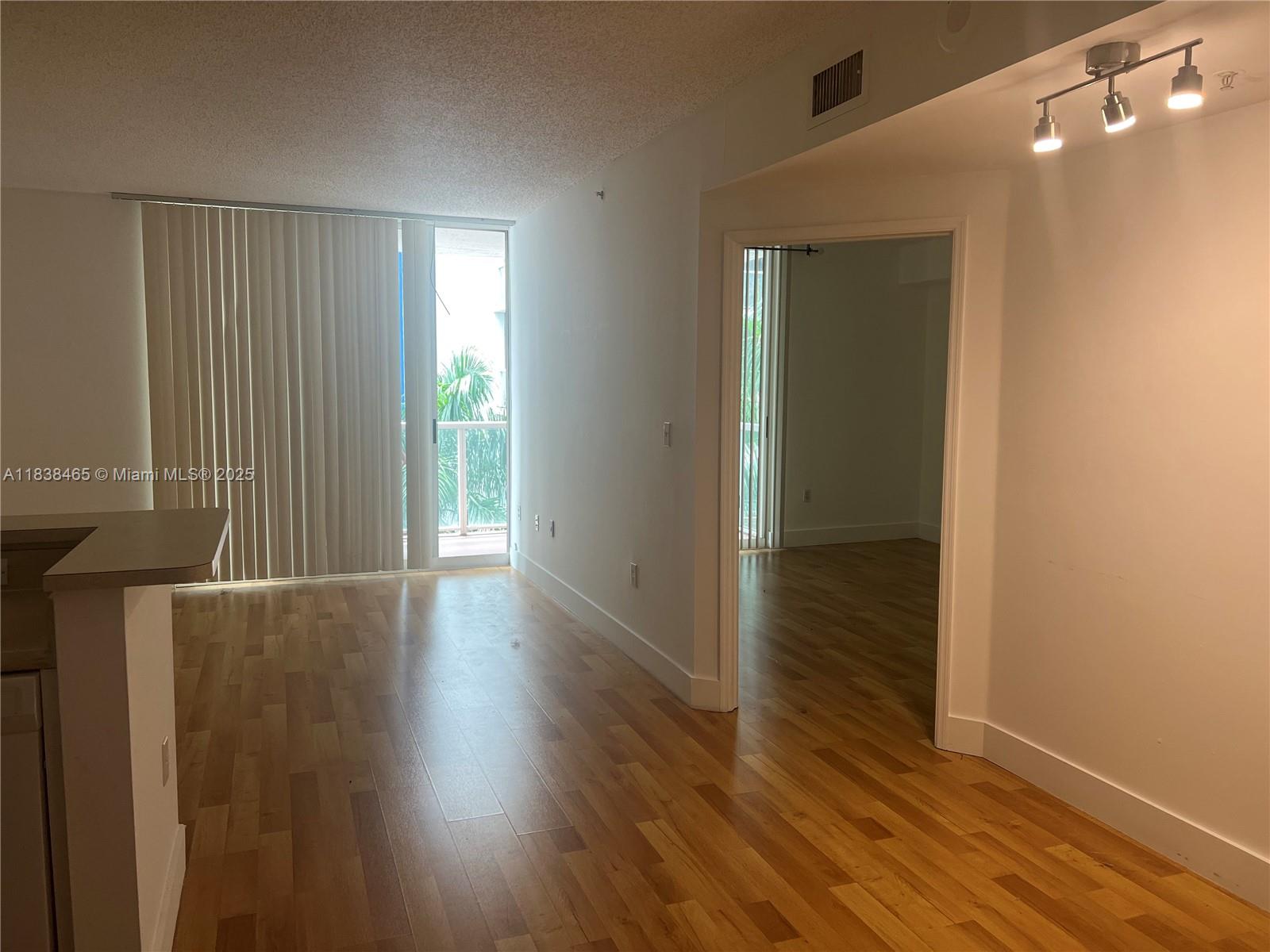 5085 NW 7th St 507