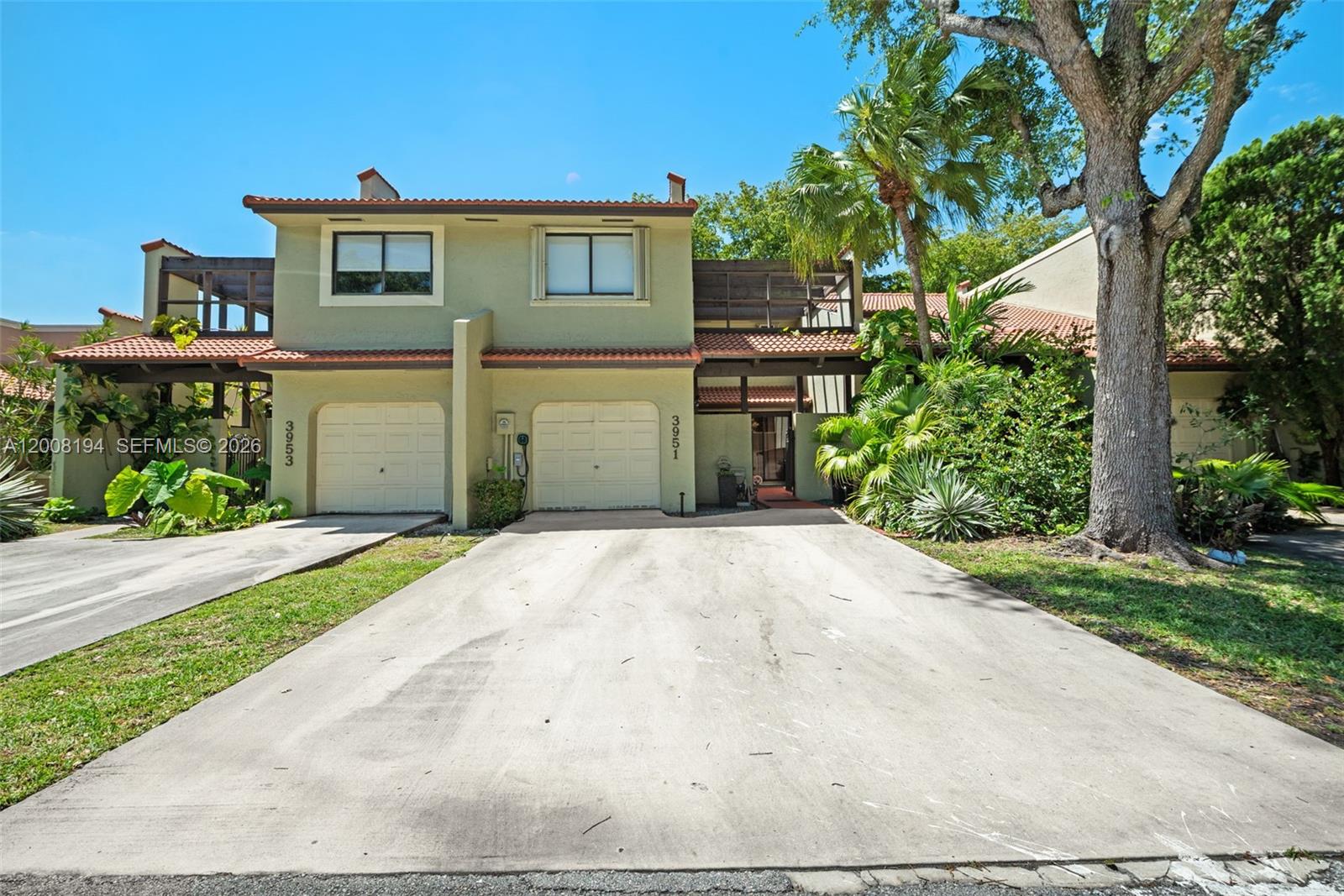 COSTA DEL SOL CONDO R - Residential Lease
