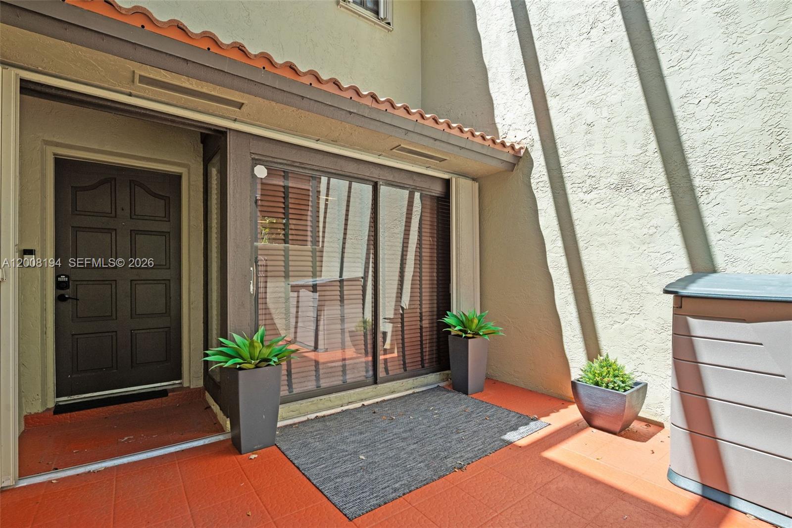 COSTA DEL SOL CONDO R - Residential Lease