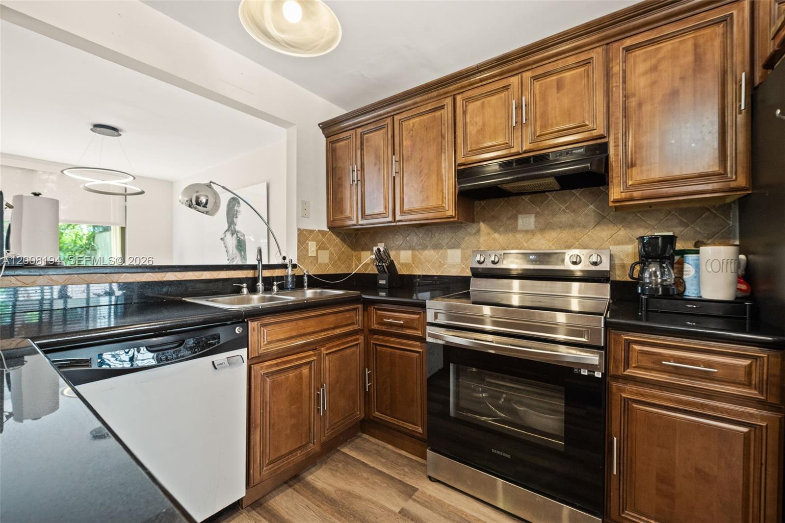 COSTA DEL SOL CONDO R - Residential Lease