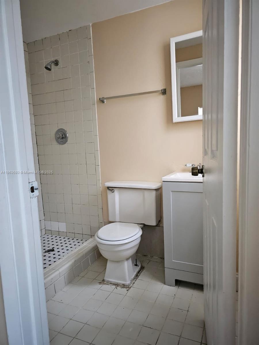 LAUDERDALE - Residential Lease