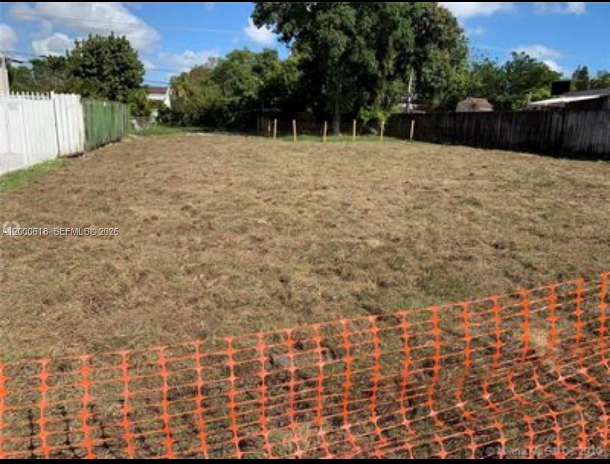Tamiami Trail Park - Land