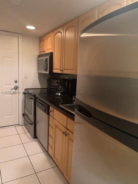 KEY ISLANDER CONDO - Residential Lease