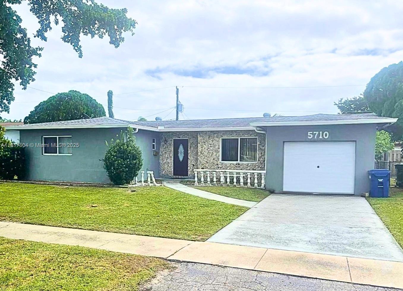 5710 Nw 13th Ct, Lauderhill, Miami-Dade County, Florida - 3 Bedrooms  
2 Bathrooms - 