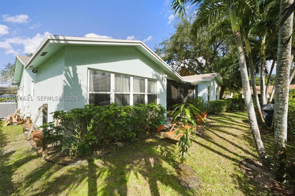 Photo of 10308 Greenbriar Ct, Boca Raton, FL 33498 (MLS # A12066621)