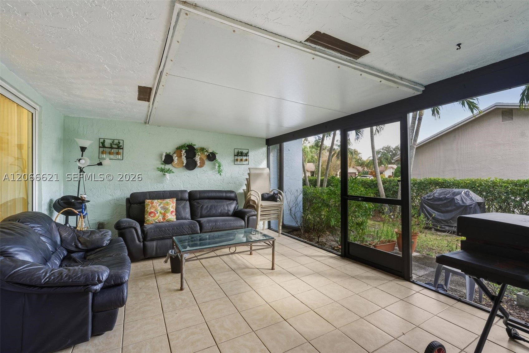 10308 Greenbriar Ct