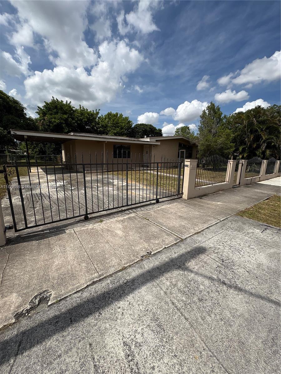 An updated 3-bedroom 2-bath single-story home. It has an additional room that can be used as an extra room or office. The home also includes a laundry room(washer & dryer not included) and a large fenced backyard. Tenant is responsible for all utilities, including internet, cable & yard maintenance.