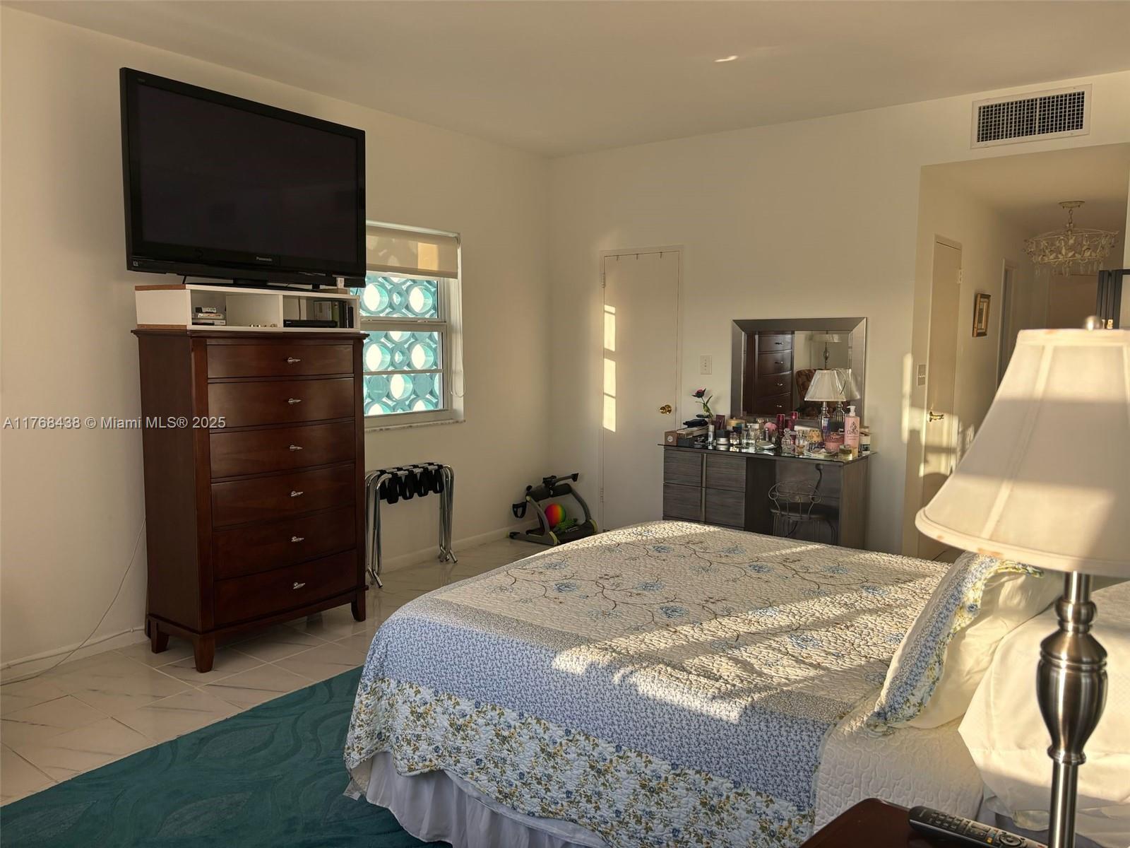 THE EXECUTIVE CONDO - Residential