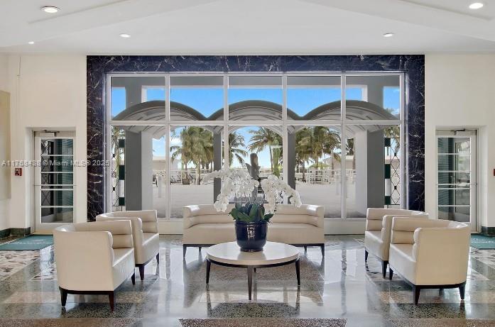 THE EXECUTIVE CONDO - Residential