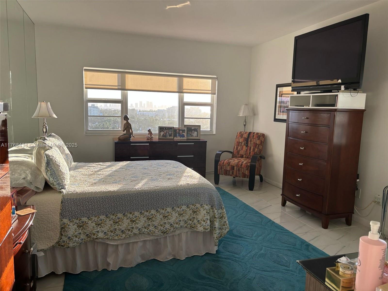 THE EXECUTIVE CONDO - Residential