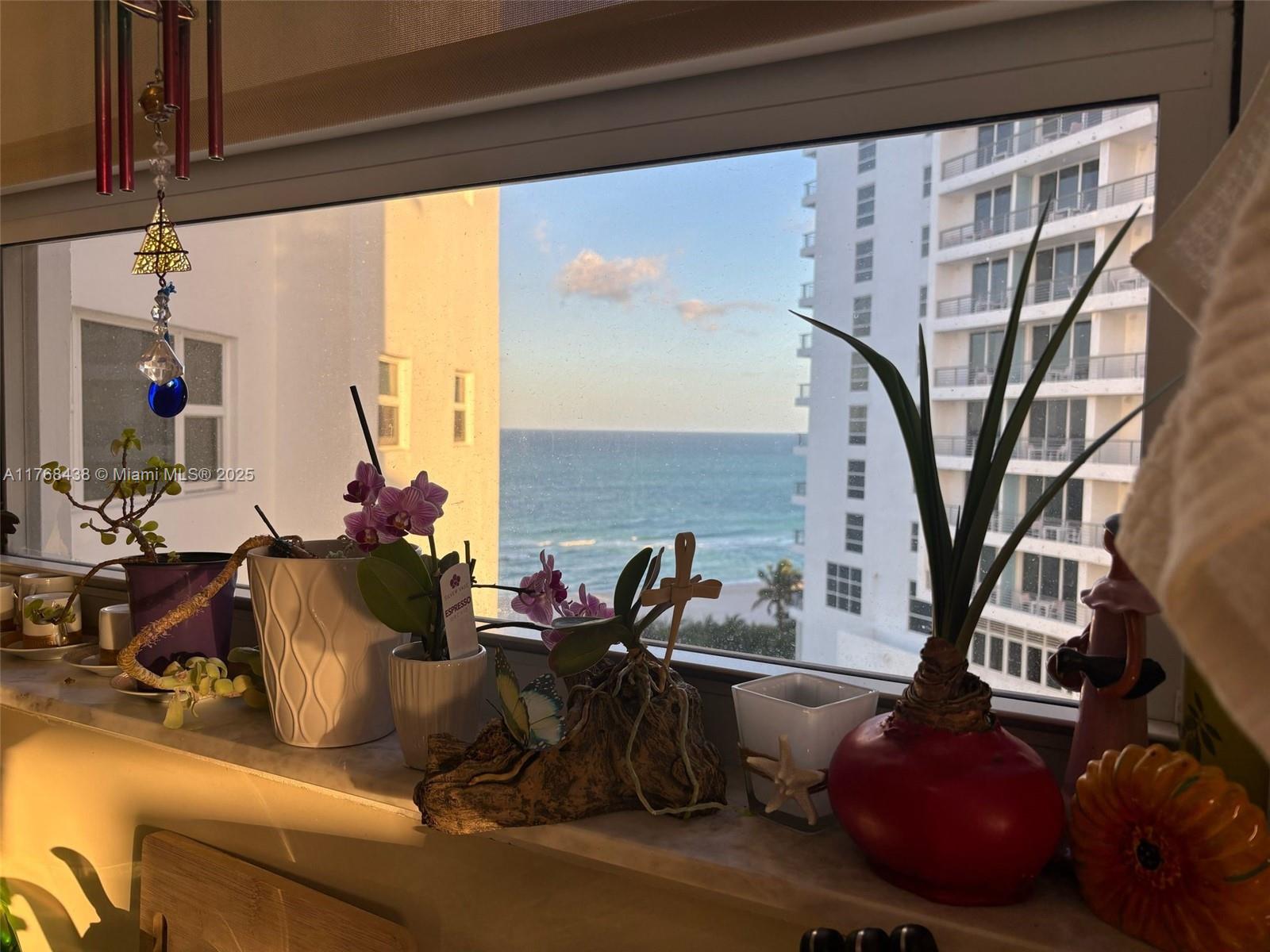 THE EXECUTIVE CONDO - Residential