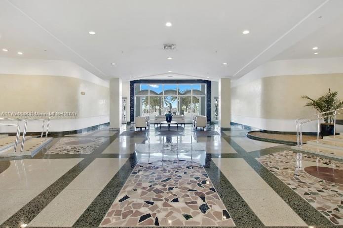 THE EXECUTIVE CONDO - Residential