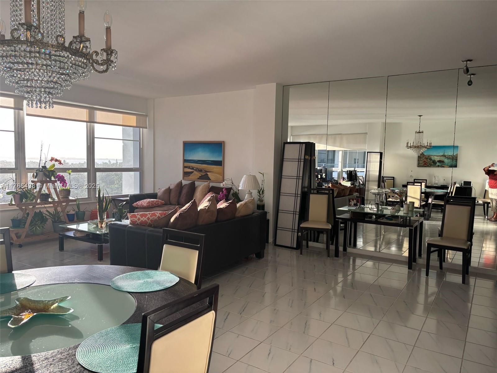 THE EXECUTIVE CONDO - Residential