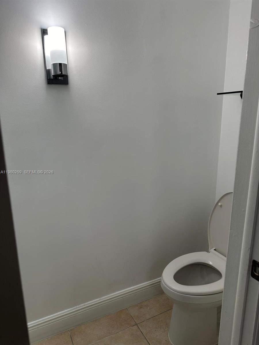 COURTYARDS AT KENDALL CON - Residential