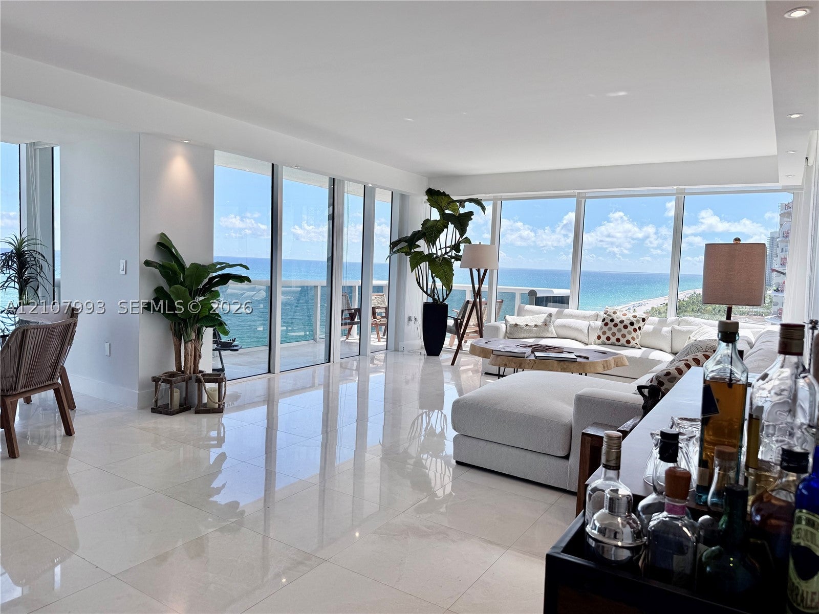 10275 Collins Ave 1110