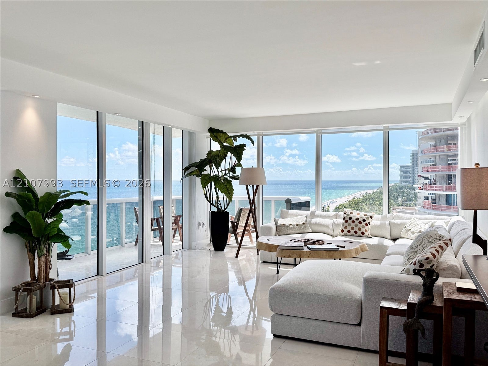 10275 Collins Ave 1110