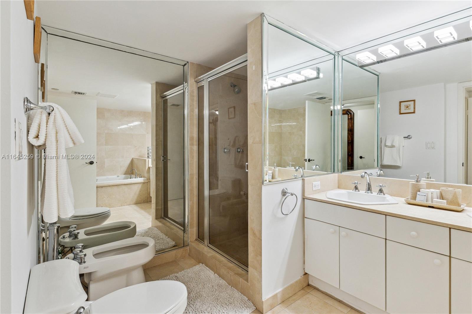 CHAMPLAIN TOWERS EAST CON - Residential