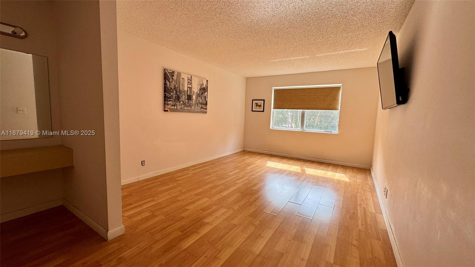 NOVA GARDENS CONDO - Residential