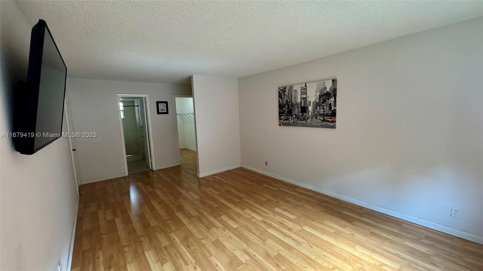 NOVA GARDENS CONDO - Residential