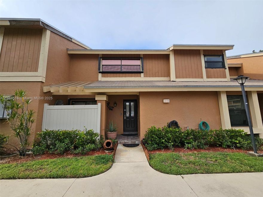 For rent: Spacious 3-bedroom, 2.5-bathroom townhouse with a beautiful lake view in the Township of Coconut Creek. The master bedroom has a walk-in closet, and all bedrooms are on the second floor. The kitchen features updated cabinets and newer appliances, plus there’s a full-size washer and dryer in the unit. Enjoy community amenities for all ages, including a pool, gym, clubhouse, tennis courts, billiard room, community pool, theater, and more. Great schools nearby, with easy access to the Turnpike, I-95, and Sawgrass Expressway. Two assigned parking spaces are included. Sorry, no trucks or motorcycles allowed.