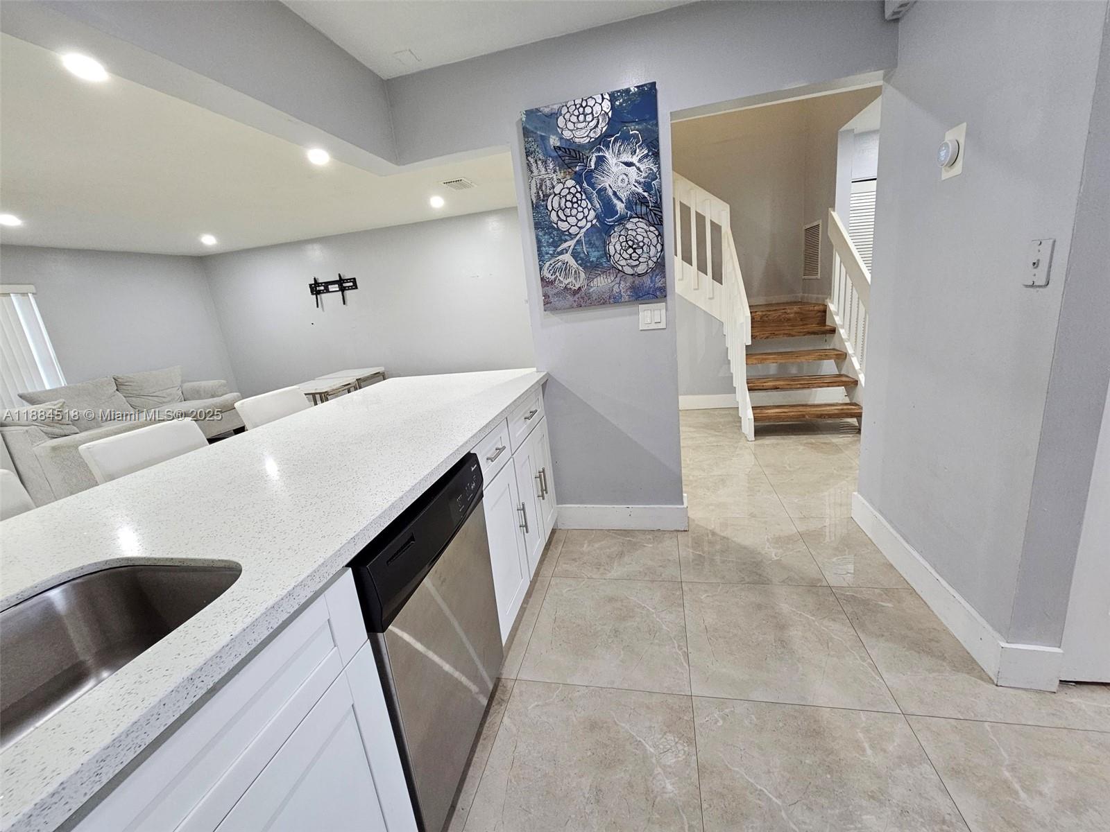 TARTAN COCONUT CREEK PHAS - Residential Lease