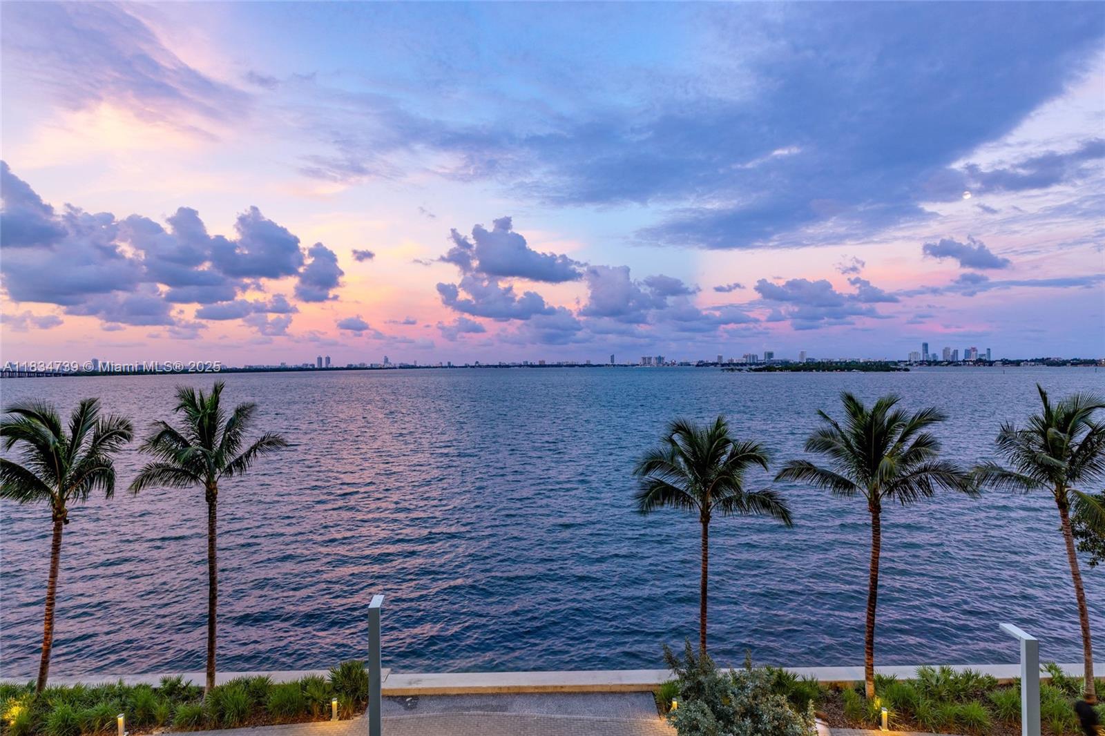 ESCOTTONIA PARK - Residential