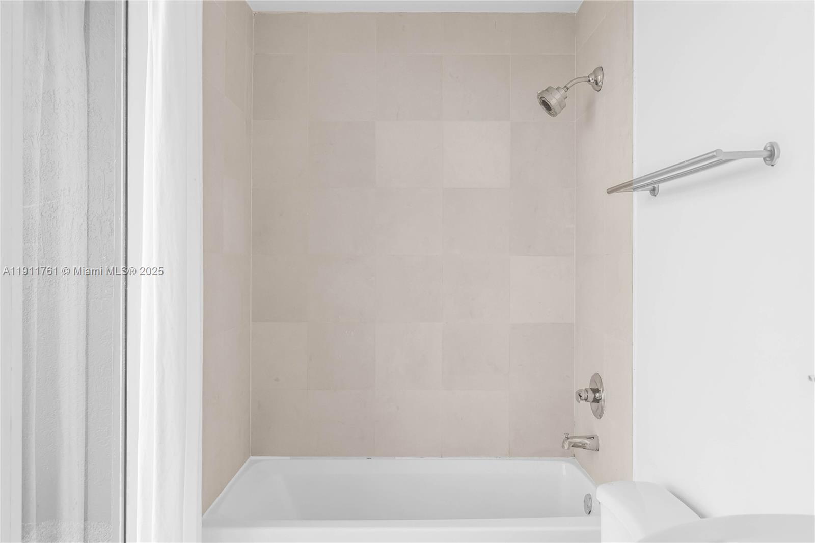 INFINITY AT BRICKELL COND - Residential Lease