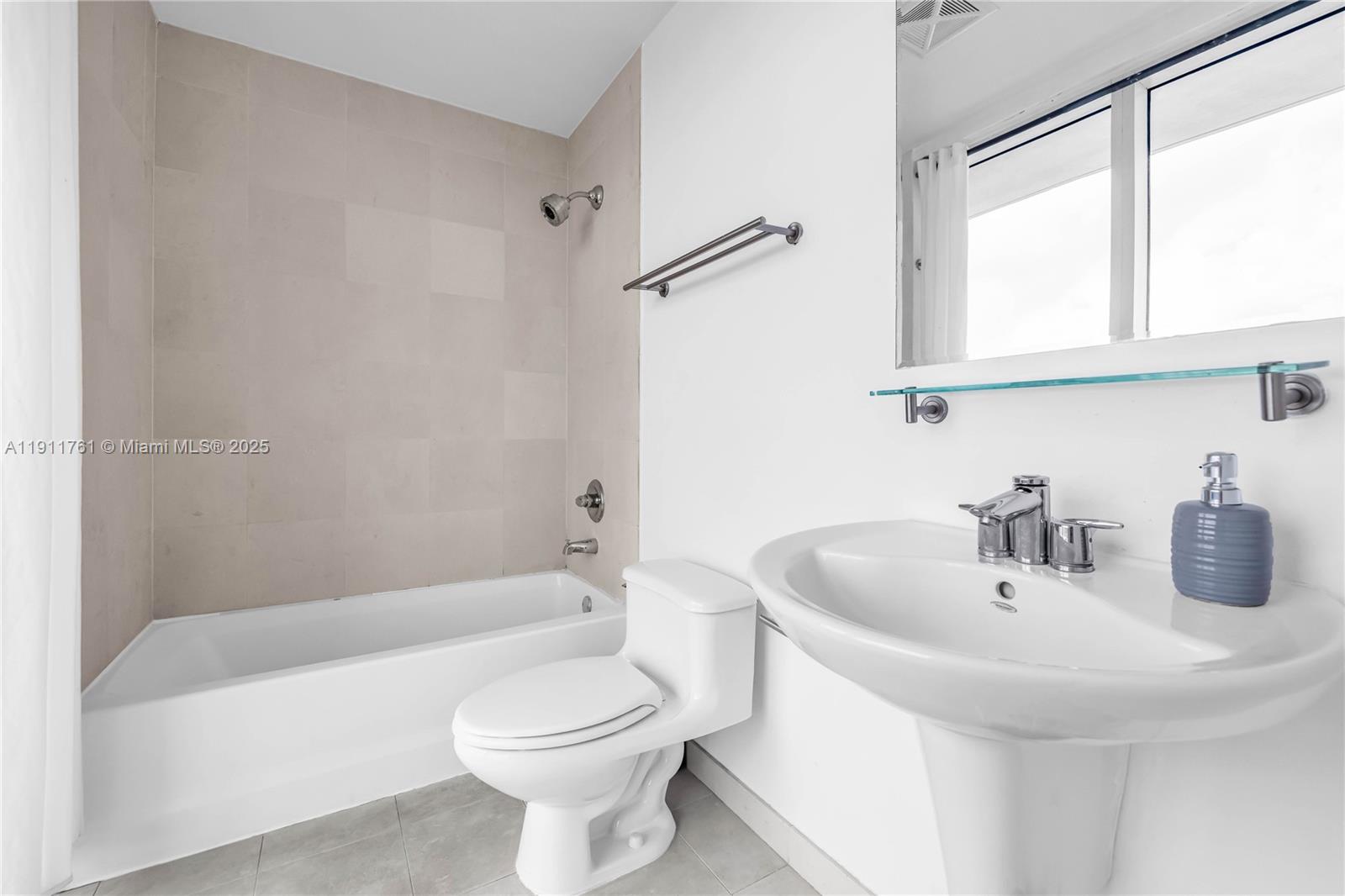 INFINITY AT BRICKELL COND - Residential Lease