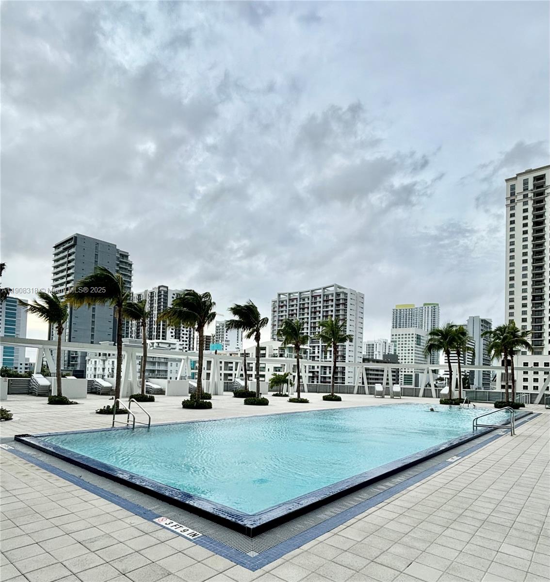 AXIS ON BRICKELL COND - Residential