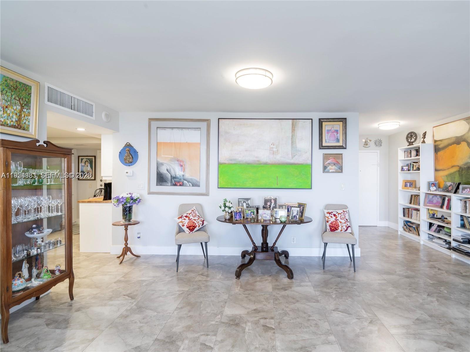 BAYVIEW TOWERS CONDO SOUT - Residential