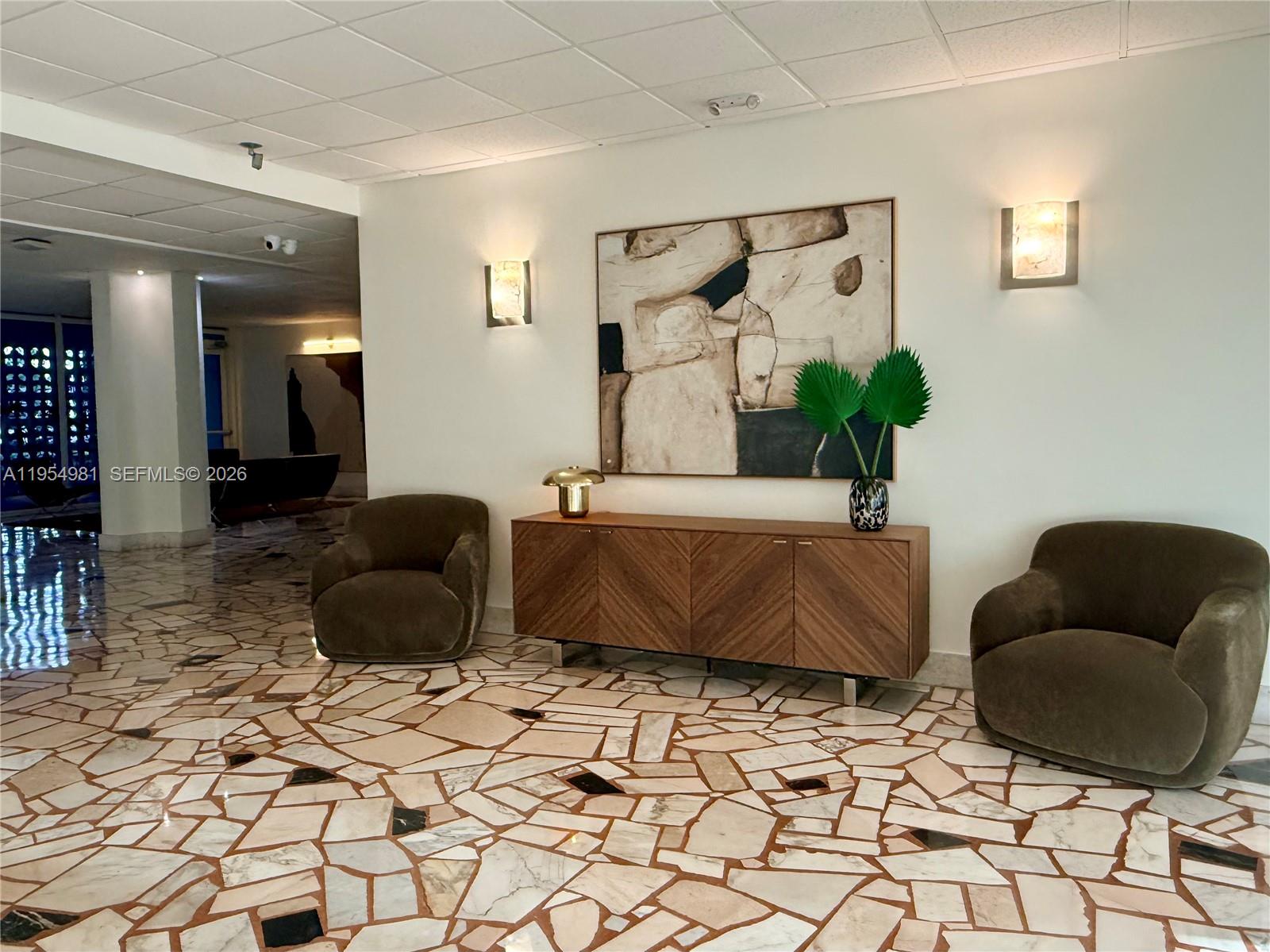 BAYVIEW TOWERS CONDO SOUT - Residential