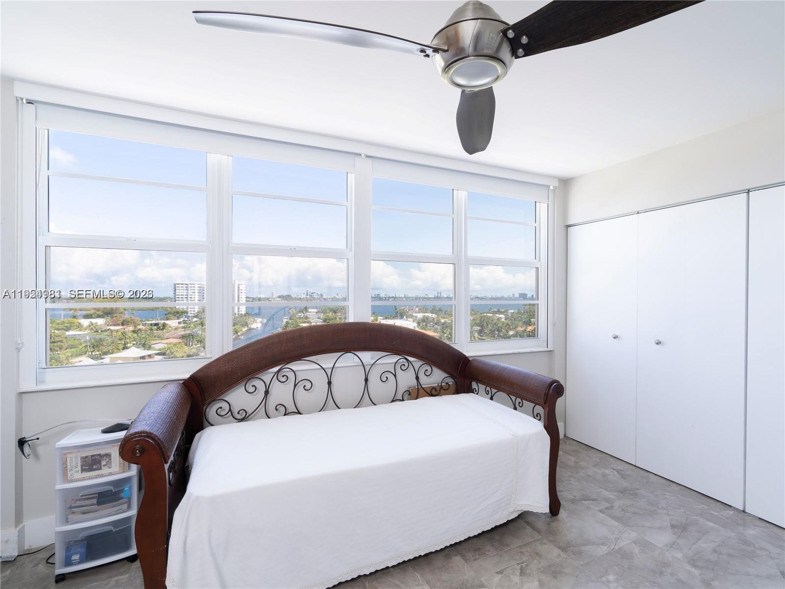 BAYVIEW TOWERS CONDO SOUT - Residential