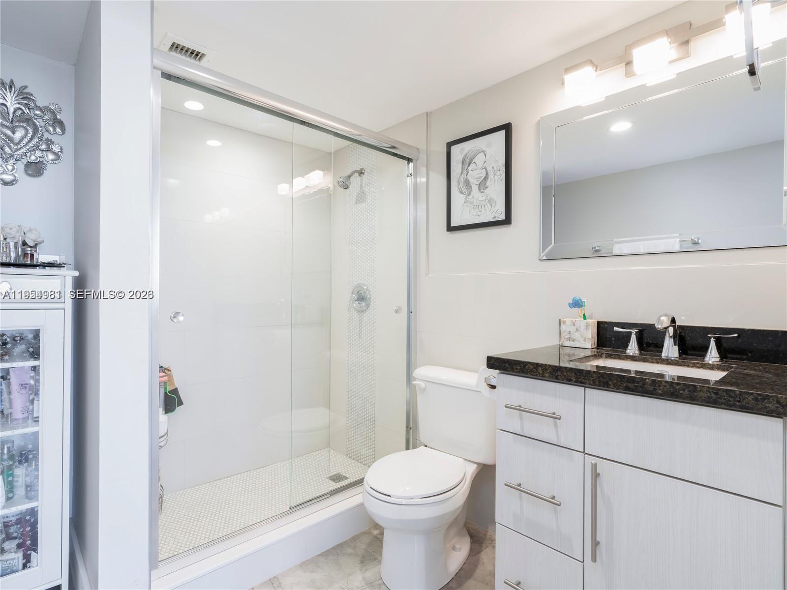 BAYVIEW TOWERS CONDO SOUT - Residential