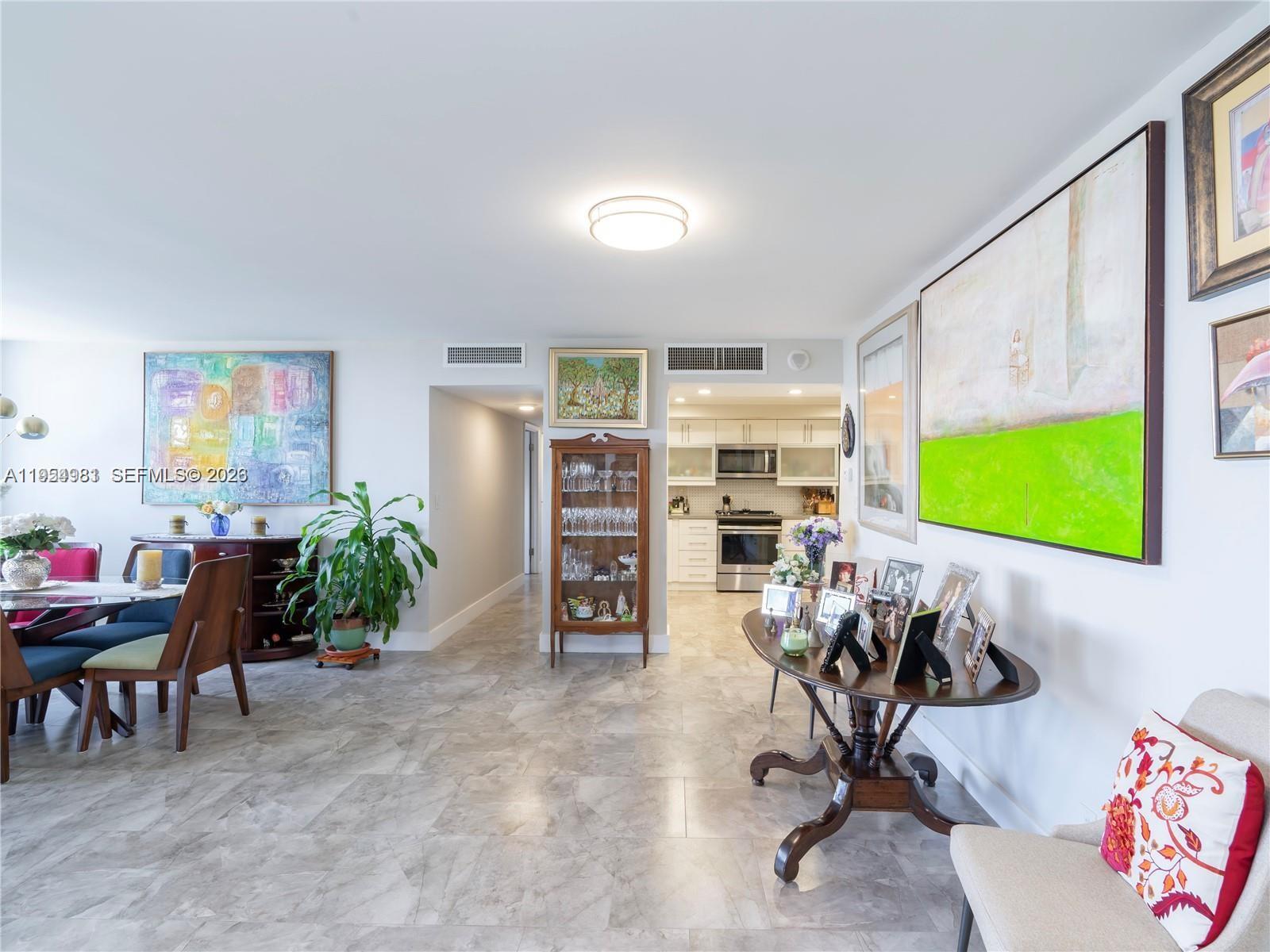 BAYVIEW TOWERS CONDO SOUT - Residential