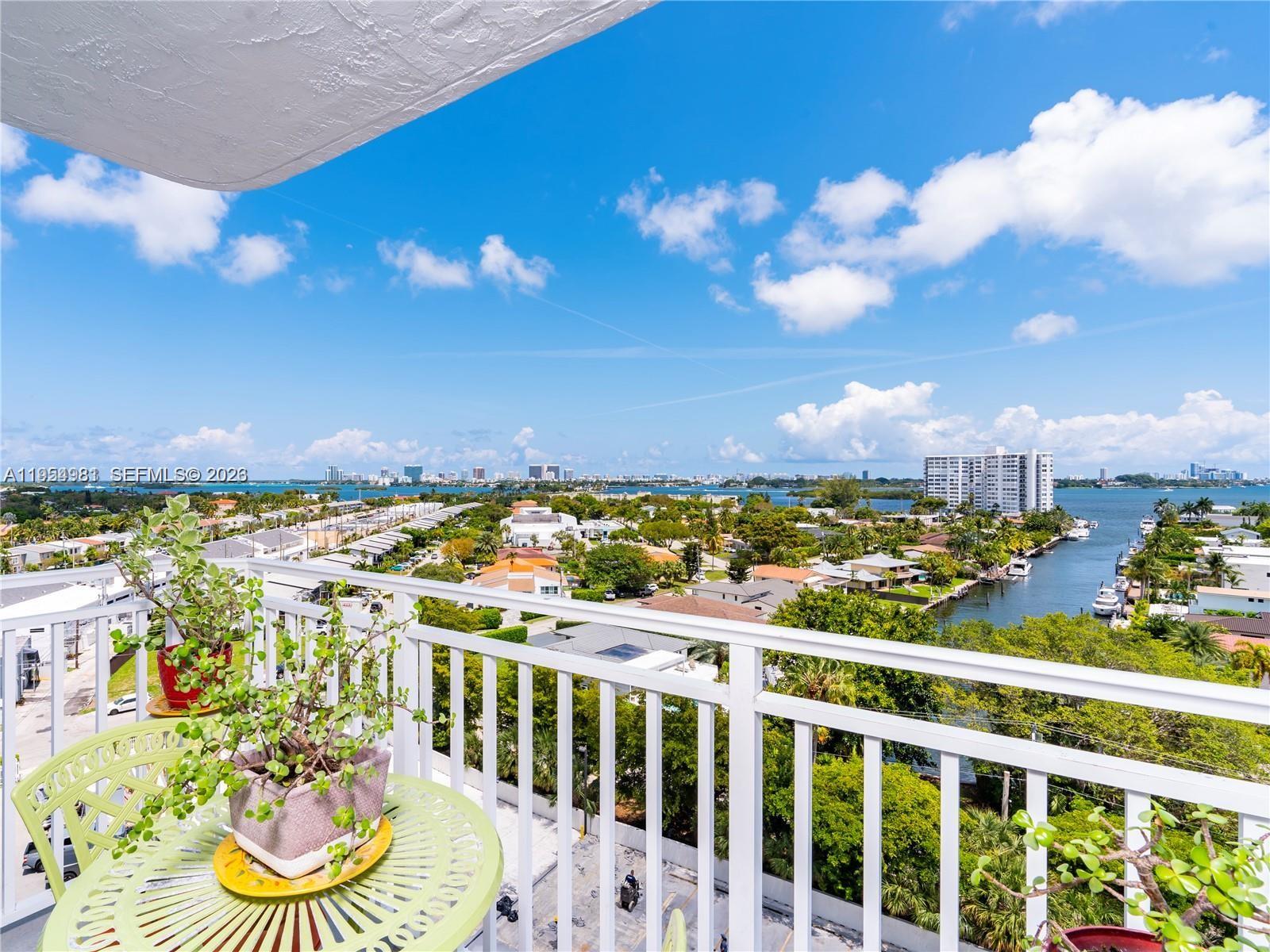 BAYVIEW TOWERS CONDO SOUT - Residential