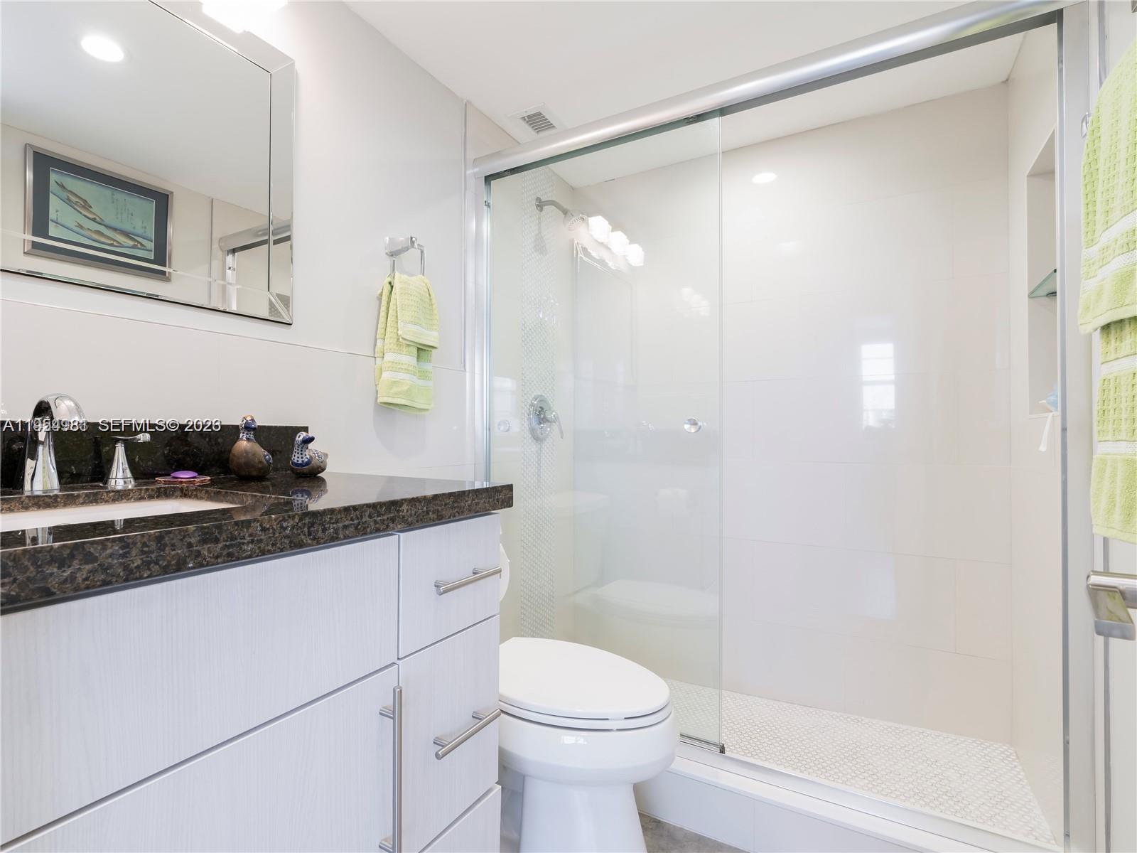 BAYVIEW TOWERS CONDO SOUT - Residential