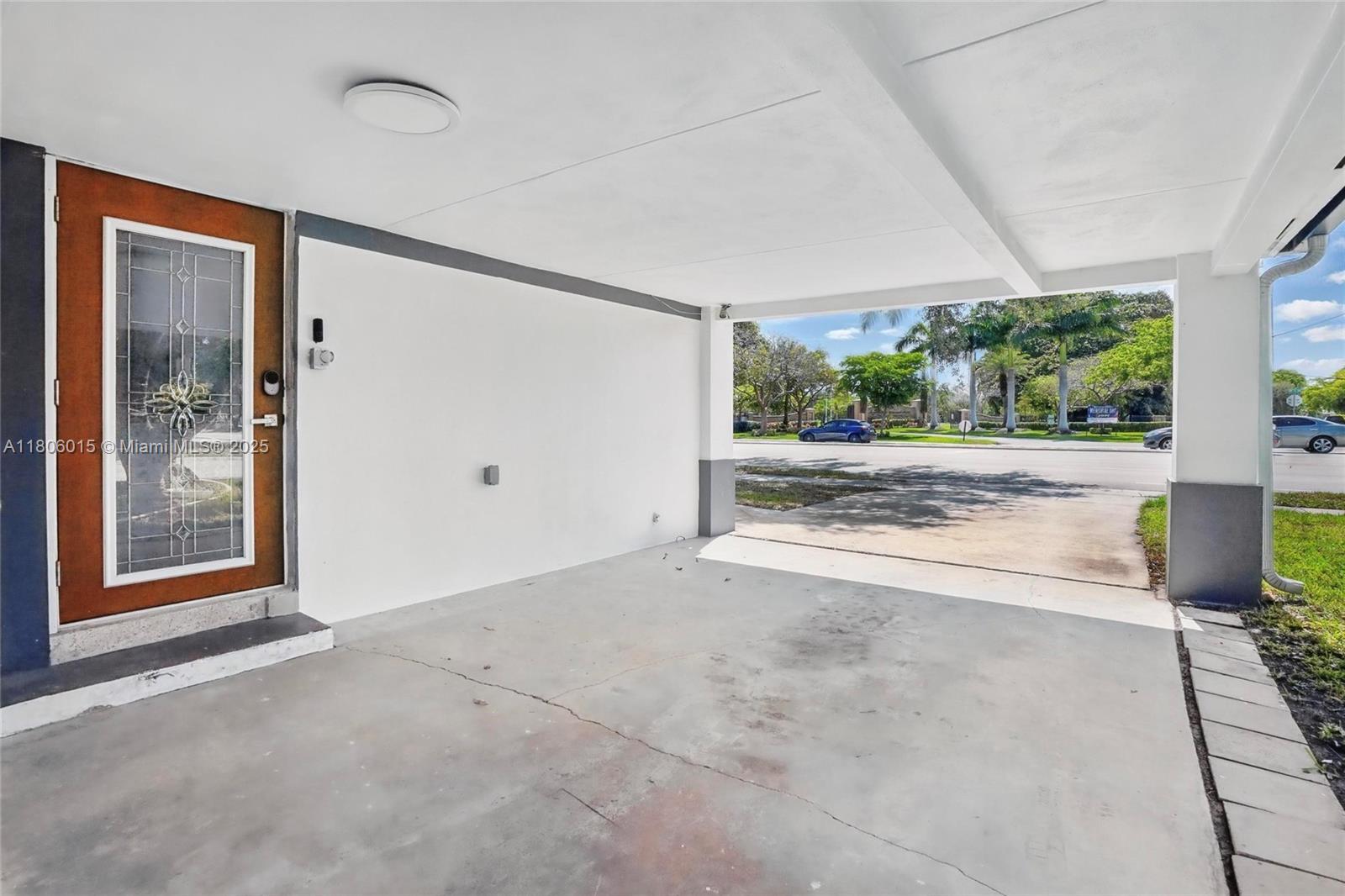 LAUDERDALE - Residential Lease