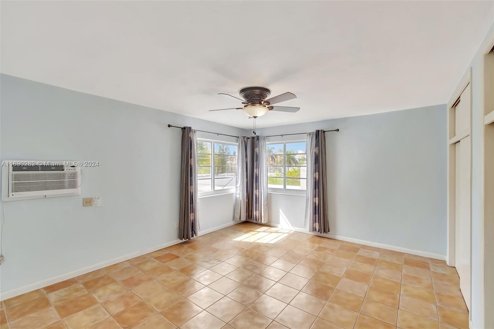 OCEAN BEACH FLA SUB - Residential