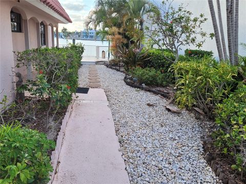 Single Family Residence in Delray Beach FL 571 Pelican Way Way 35.jpg