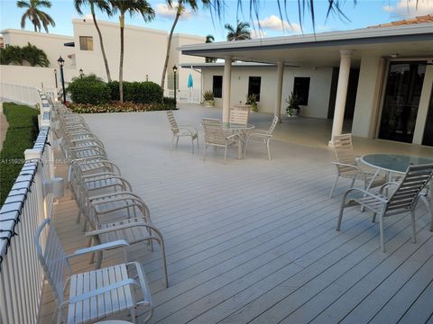 Single Family Residence in Delray Beach FL 571 Pelican Way Way 42.jpg