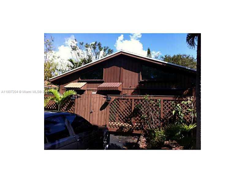 Rental Property at 11327 Sw 114 Lane Circle 11327, Miami, Broward County, Florida - Bedrooms: 2 
Bathrooms: 2  - $2,600 MO.