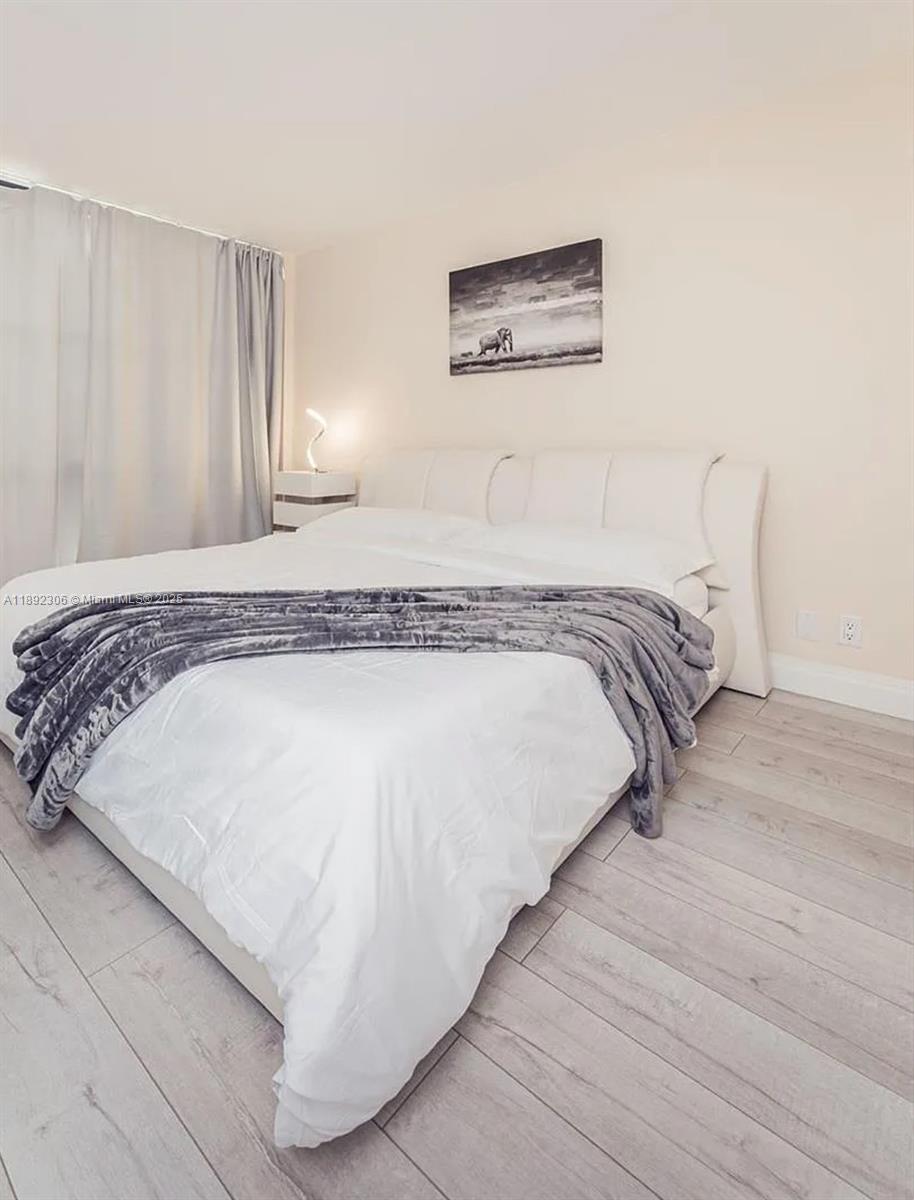 PLAZA OF AMERICAS CONDO P - Residential Lease