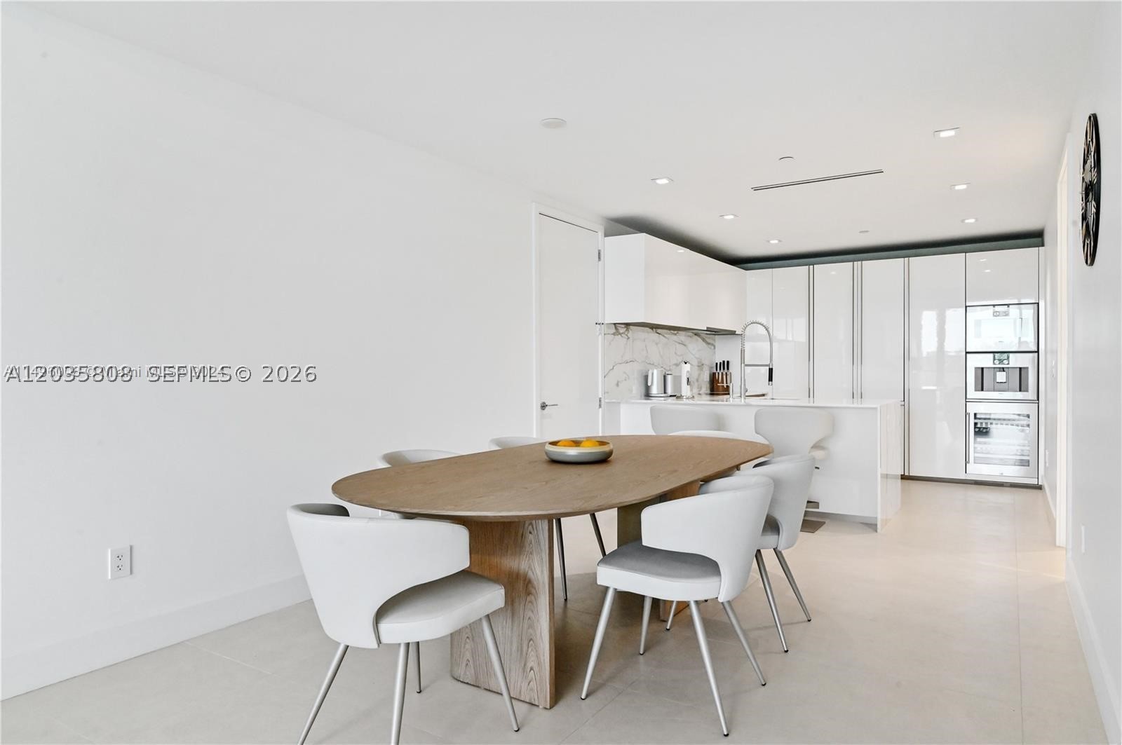 10203 Collins Ave 305