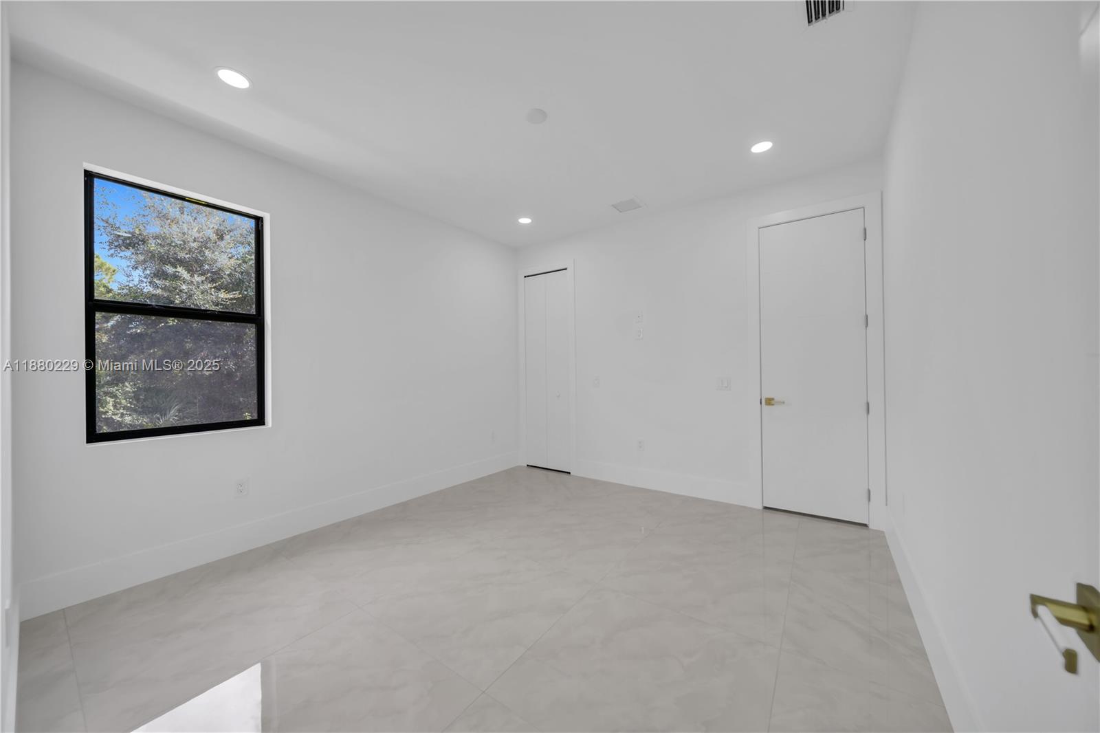 LEEHIGH ACRES - Residential