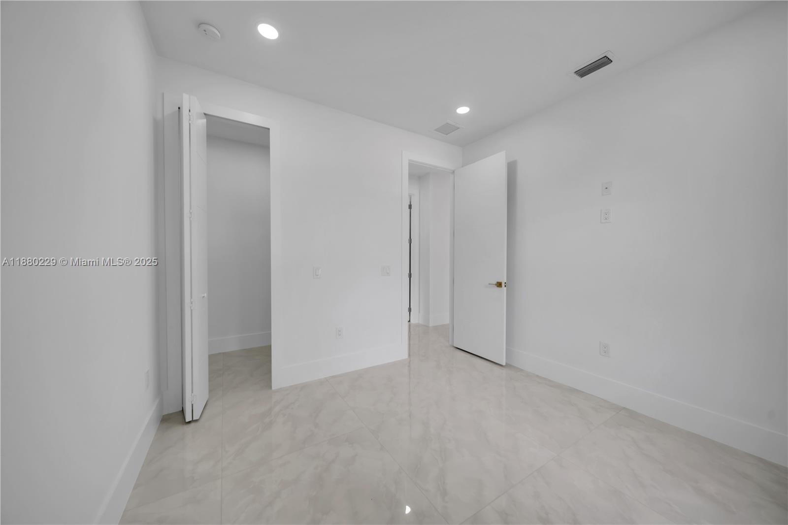 LEEHIGH ACRES - Residential