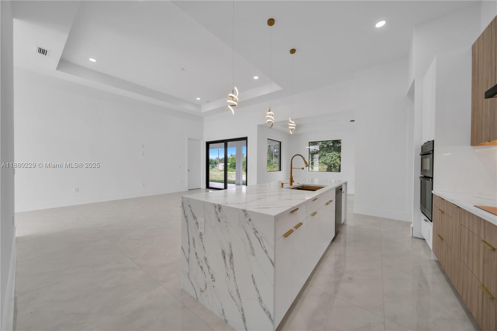 LEEHIGH ACRES - Residential