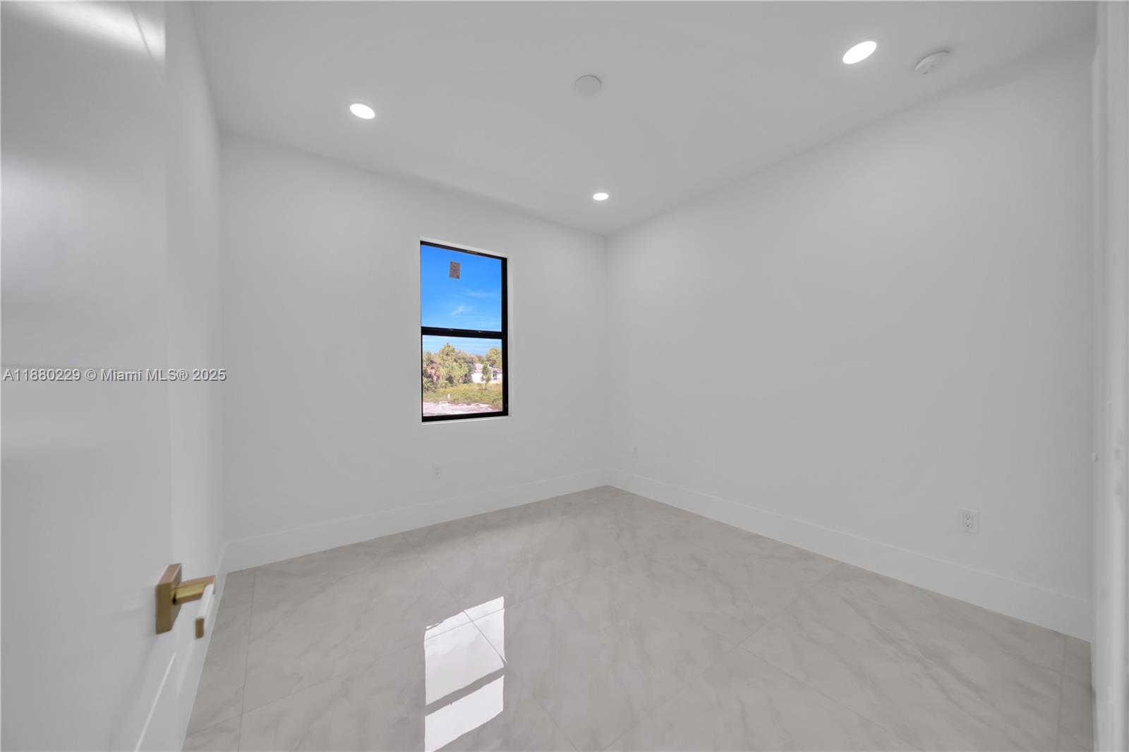 LEEHIGH ACRES - Residential